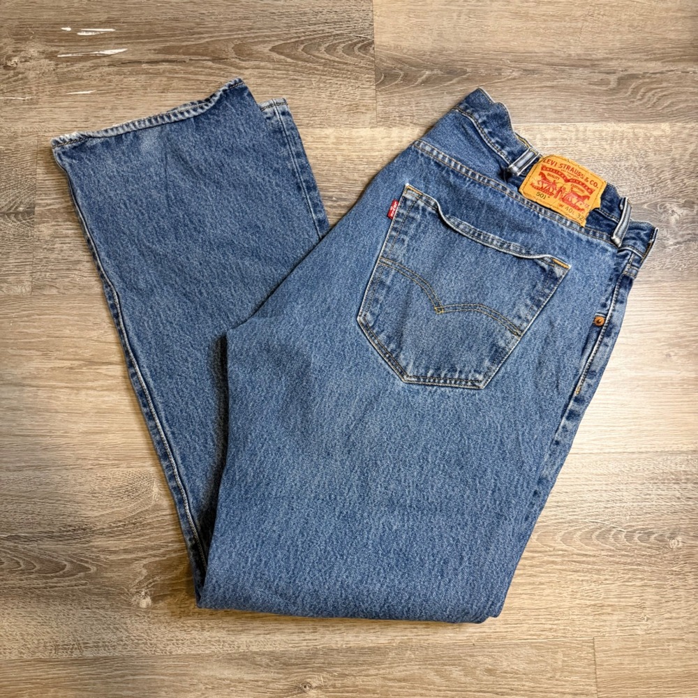 Levis 501 Original Fit Mens Jeans 40x32 Medium Wash Blue Straight Leg Button Fly